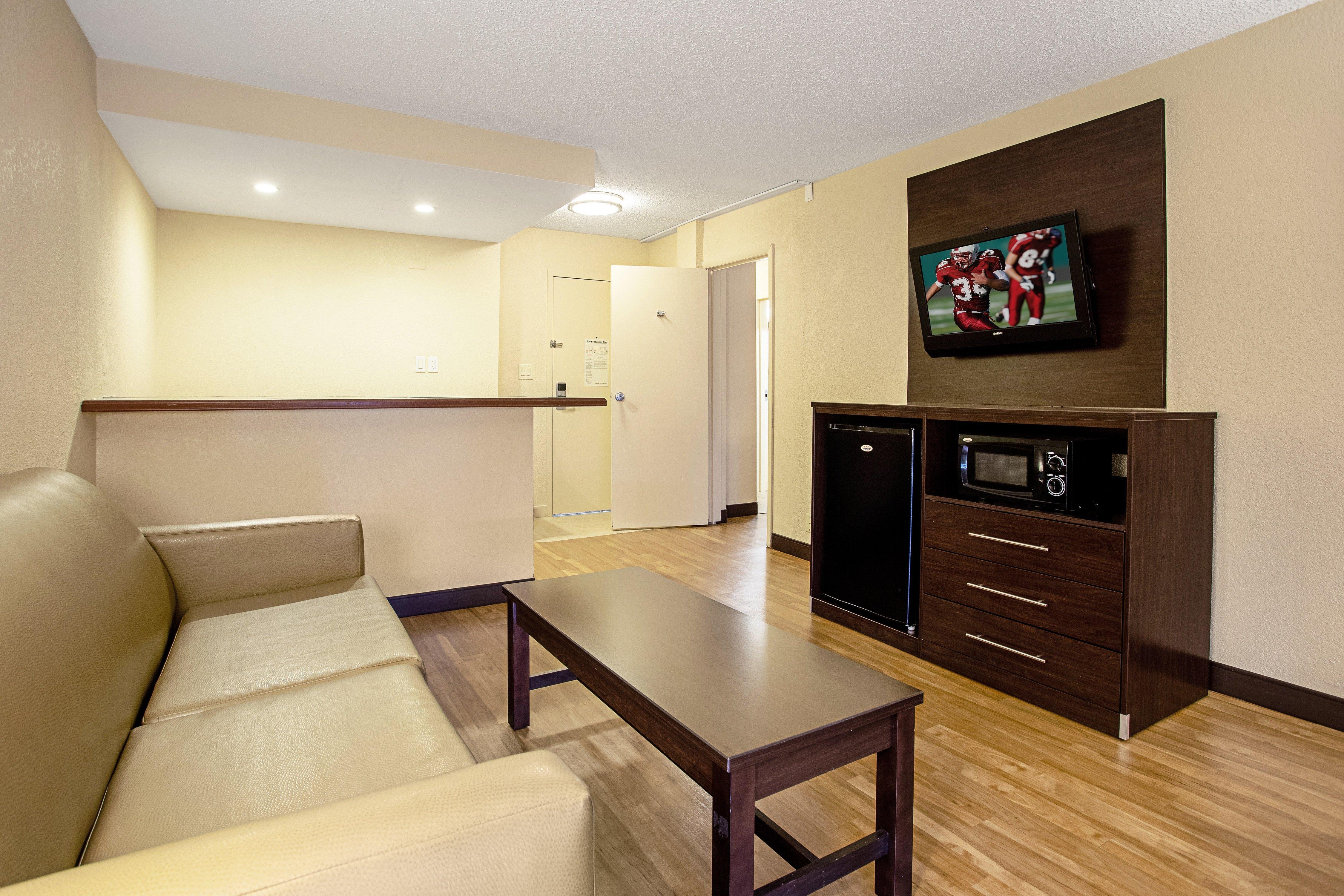 Red Roof Inn Plus+ Wichita East Exterior foto