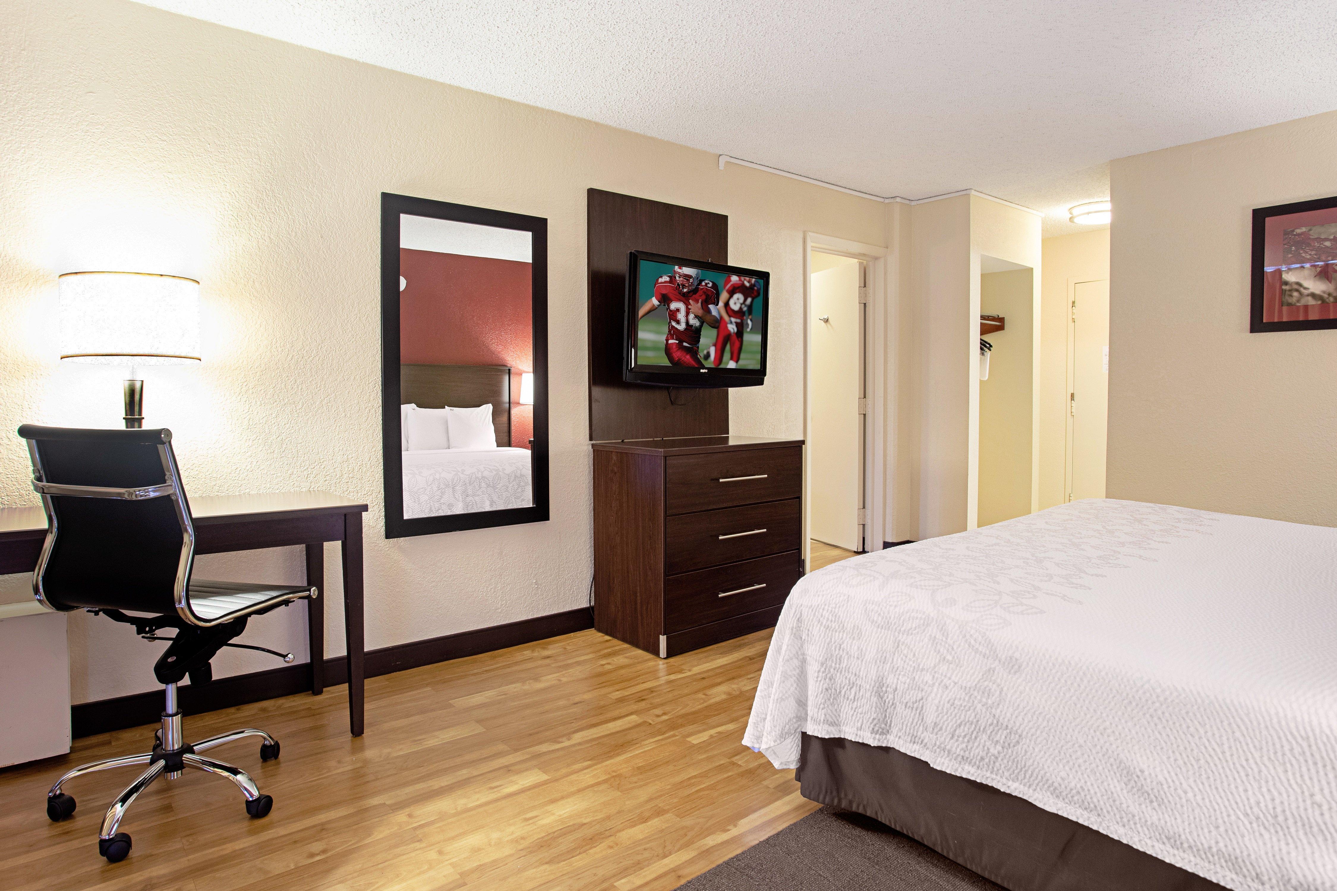 Red Roof Inn Plus+ Wichita East Exterior foto