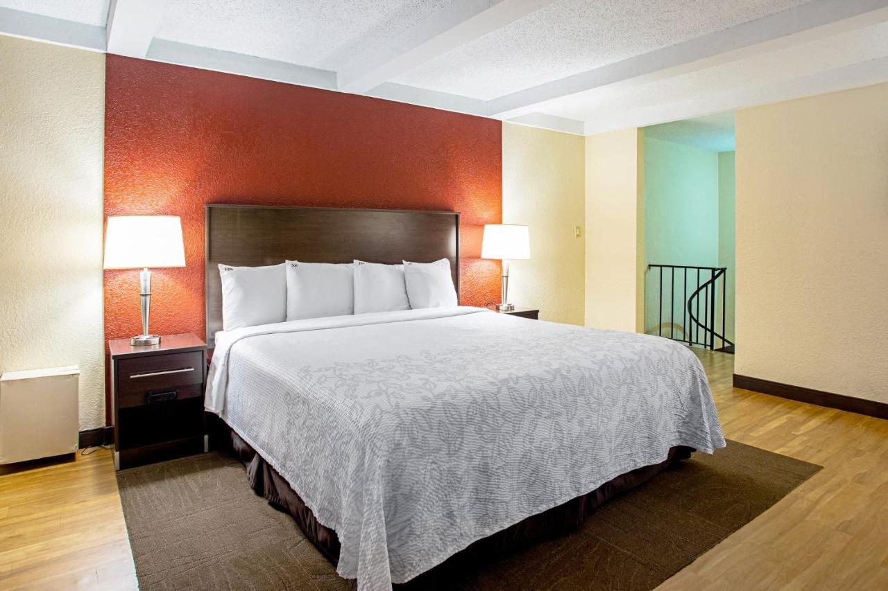 Red Roof Inn Plus+ Wichita East Exterior foto